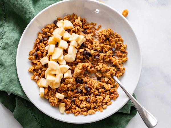PAM®’s Peanut Butter Granola Delight