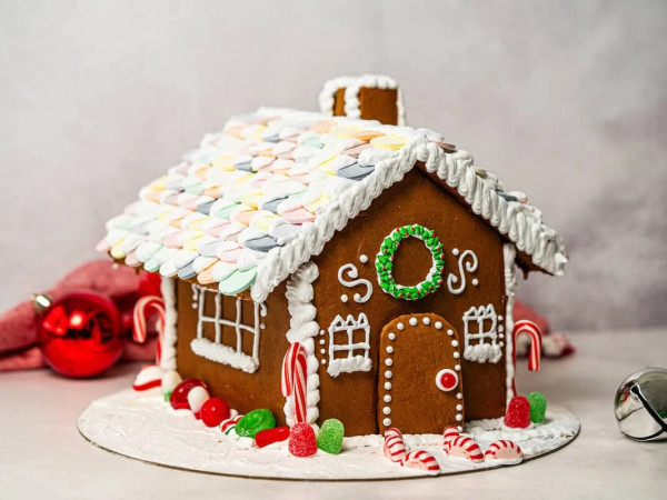 Beginner-Friendly Gingerbread House