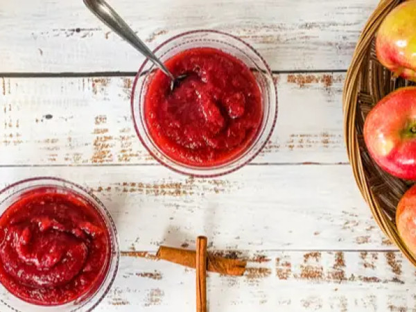 Easy Rice Cooker Raspberry Applesauce