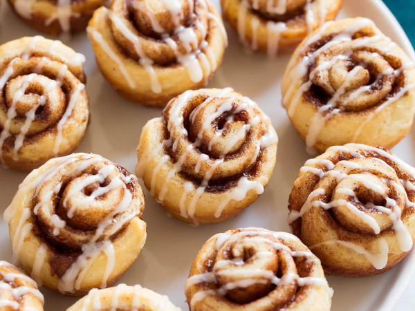 Speedy Mini Cinnamon Rolls in 8 Minutes