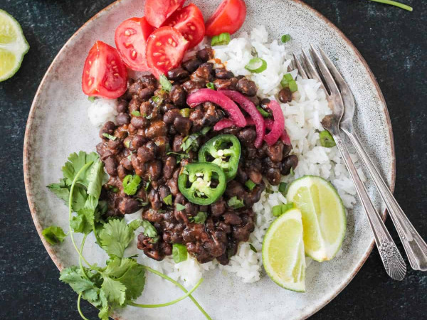 Black Beans with a Spicy Vegetarian Twist