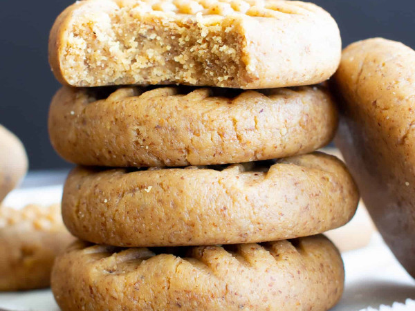 Fast Almond Butter Cookies