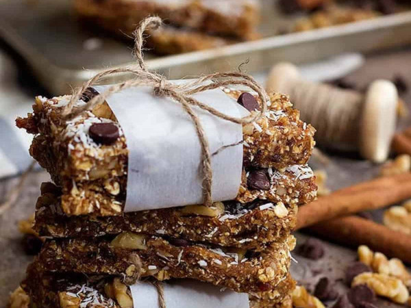 Healthy Granola Bars with a Chewy Nutty Texture