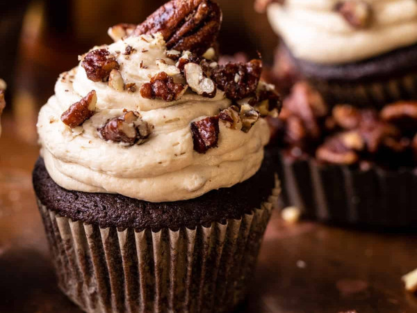 Effortless Pecan Pie Cupcakes