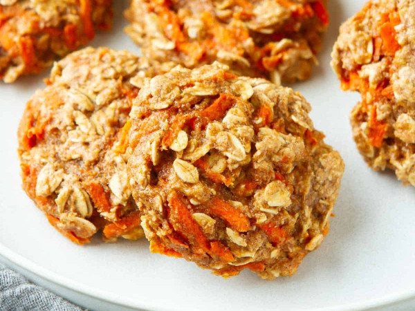 Carrot-Infused Oatmeal Cookies