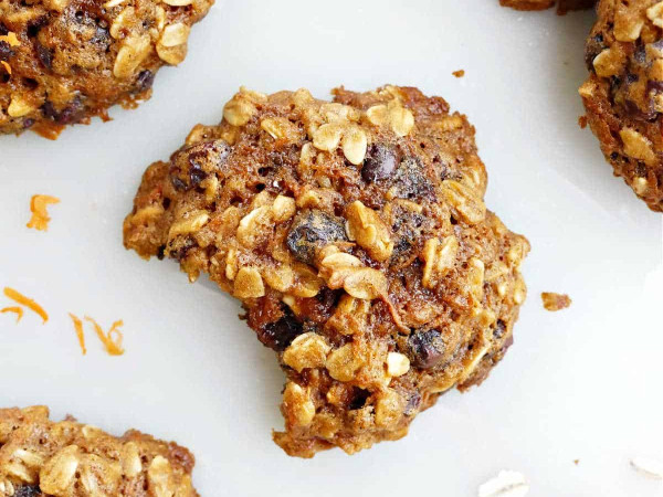 Oat and Carrot Cookies with Raisins