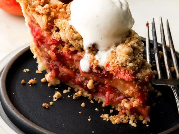 Cranberry Apple Pie by Jen