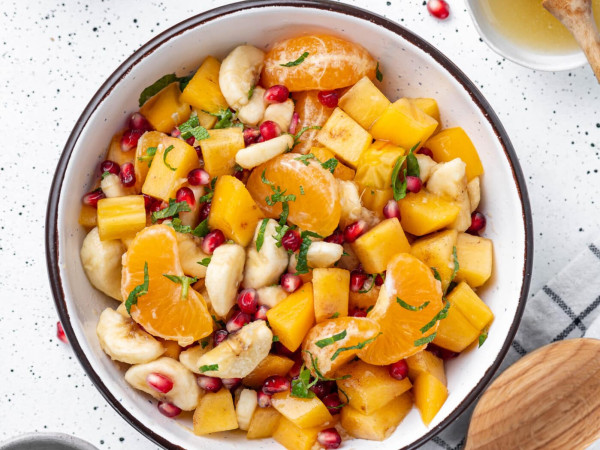 Ginger-Infused Apple and Persimmon Mix