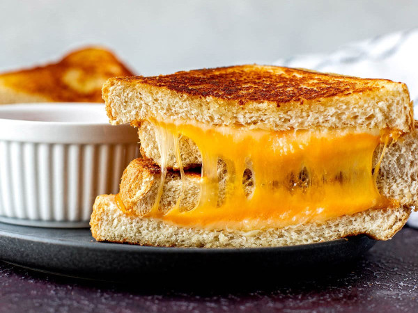 Grilled Cheese Sandwich with Four Cheeses