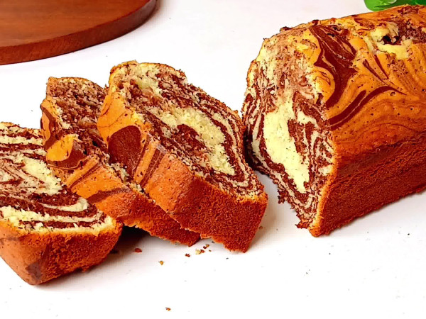 Swirled Marble Cake for Tea