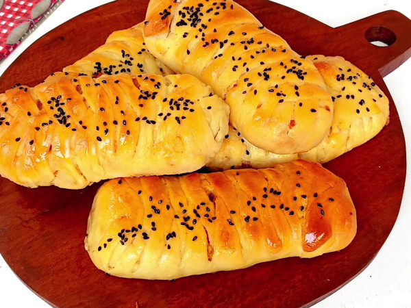 Chicken Filled Bread Roll