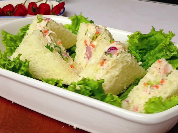 Mayonnaise Chicken Sandwich