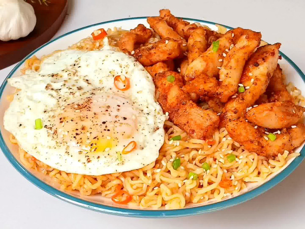 Flavored Chicken Noodle Bowl