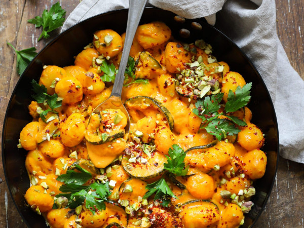 Garlic-Parmesan Sauce with Gnocchi and Zucchini