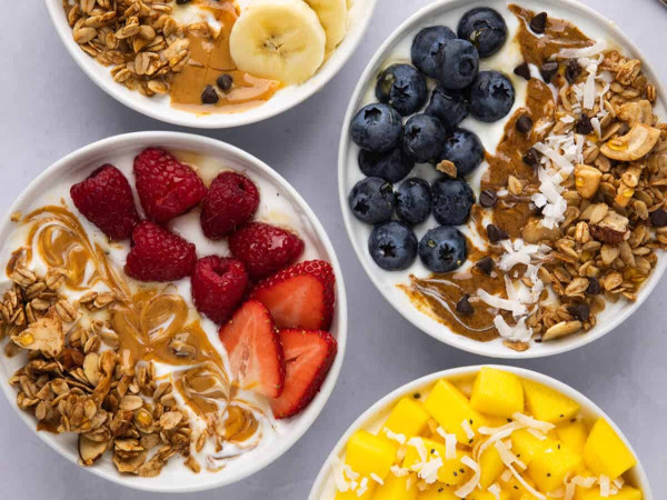 Granola-Topped Greek Yogurt Bowls