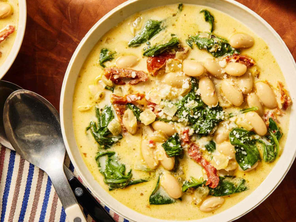 Crowd-Pleasing White Bean Soup