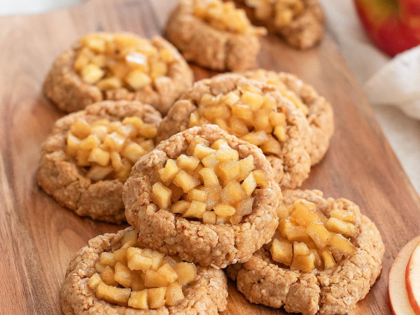 Oatmeal Cookies with Apple Pie Flavor