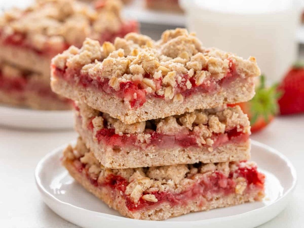 Oatmeal Bars with Strawberry and Orange