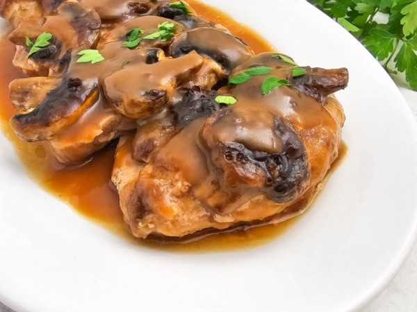 Slow-Cooked Pork Chops in Savory Sauce