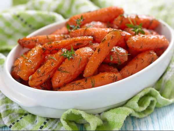 Glazed Carrots with Apricot Spread