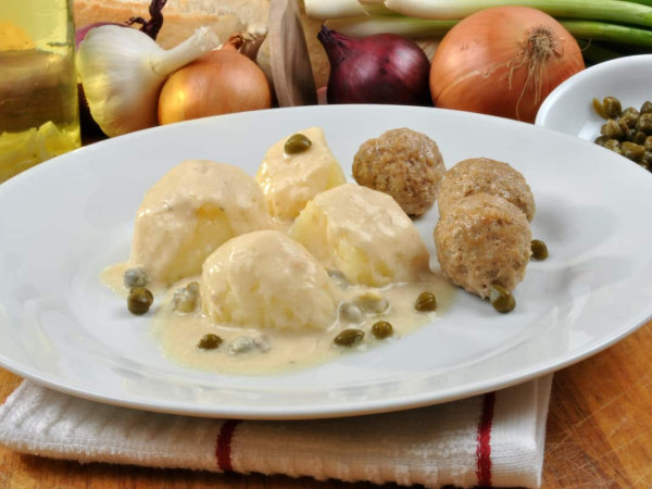 Sour Cream and Horseradish Dip for Keto Turkey Meatballs