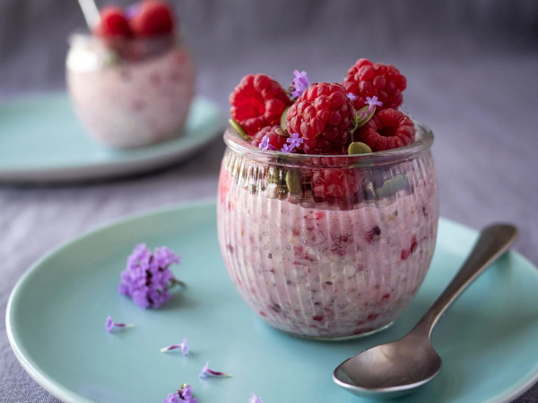 No-Cook Oatmeal with Ripe Raspberries