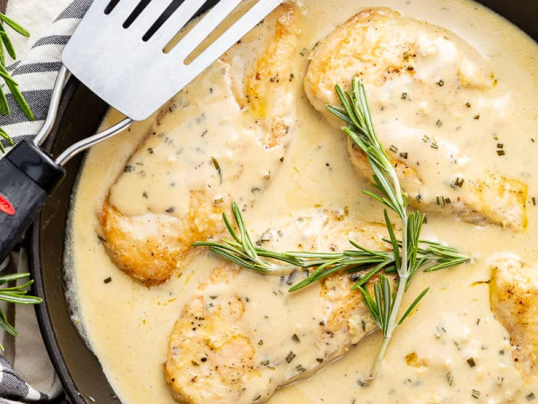 Chicken with Creamy Sauce