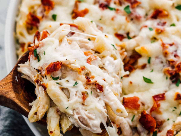 Oven-Baked Chicken with Bacon and Ranch Pasta