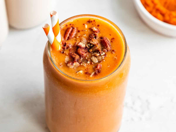 Pumpkin Pie-Inspired Vegan Smoothie
