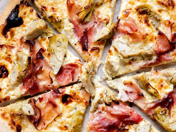 Artichoke and Prosciutto Pizza Delight