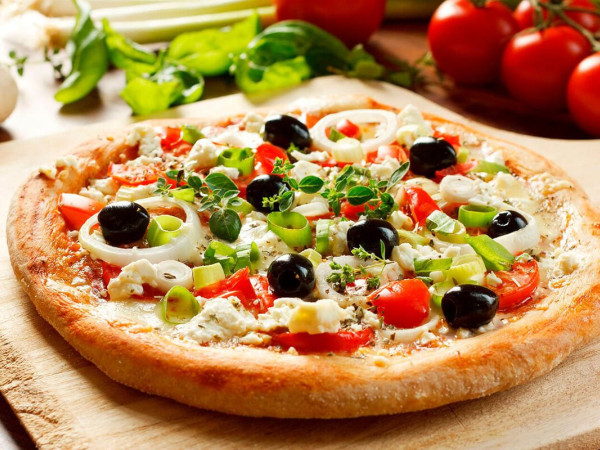 Mediterranean Veggie Pizza