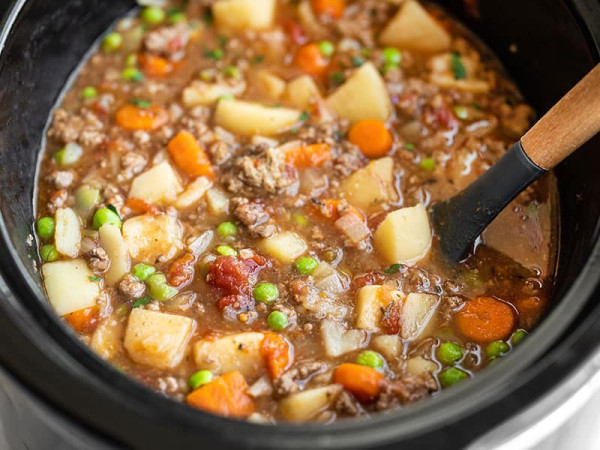 Easy Slow Cooker Hamburger Stew