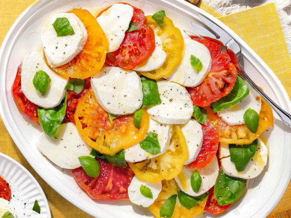 Salad of Heirloom Tomatoes, Mozzarella, and Fresh Basil