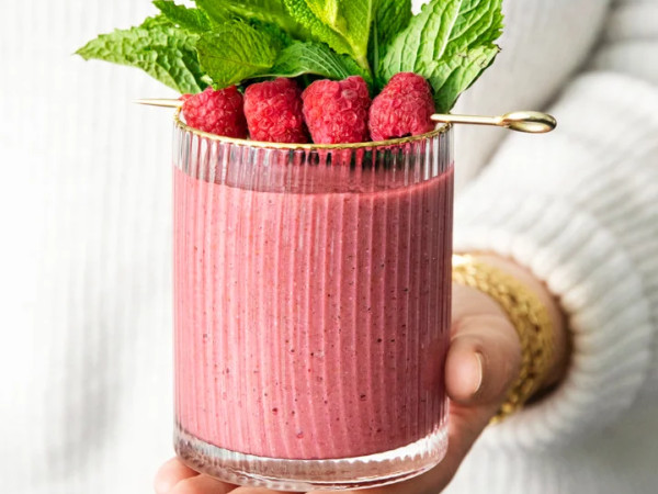 Dairy-Free Raspberry Mint Shake