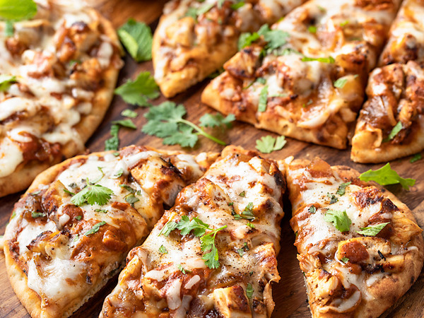 Sauce-Free Sassy Naan Pizza