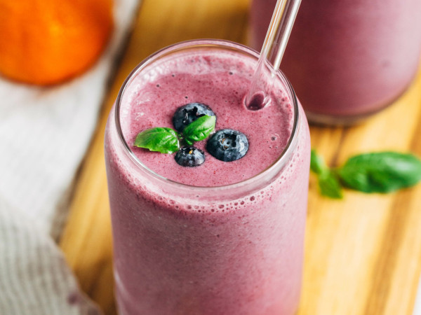 Vegan-Friendly Blueberry and Basil Smoothie