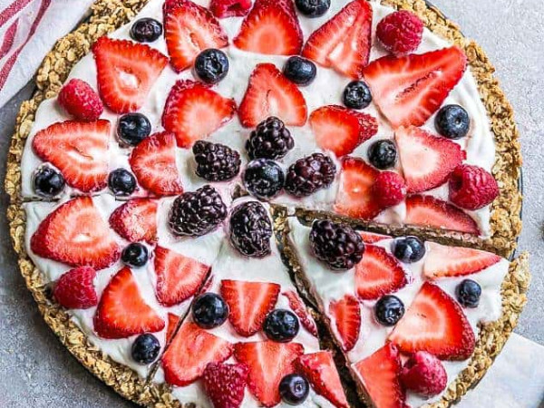Summer Fruit-Topped Brunch Pizza