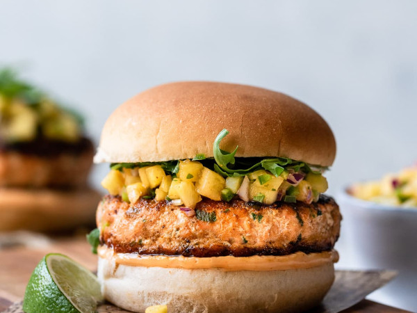 Quick and Tangy Asian Salmon Burgers