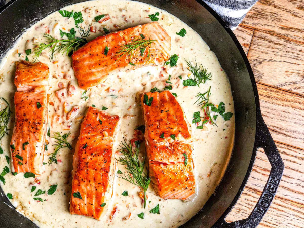 Pan-Seared Salmon with Dill Cream Sauce