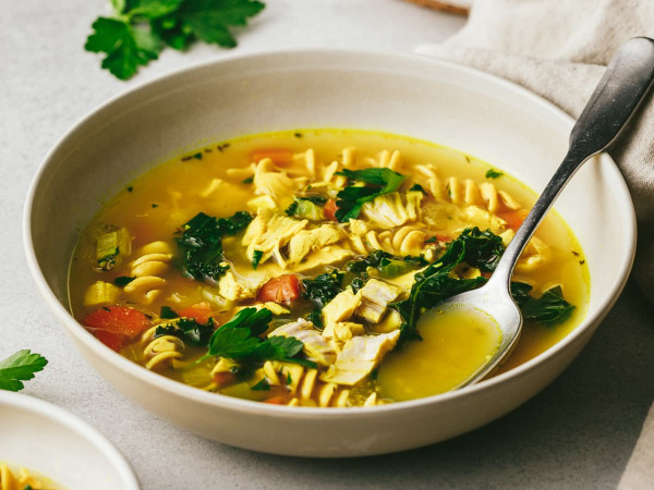 Low-Carb Vegetable and Chicken Soup