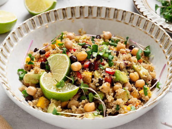 Chickpea and Huckleberry Quinoa Salad with a Touch of Lemon