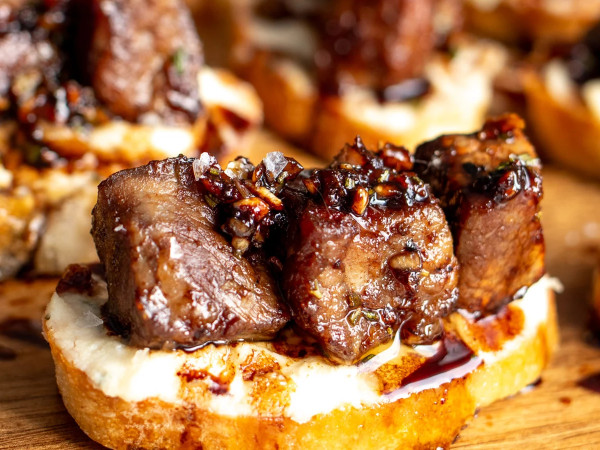 Delicious Steakhouse Bites with Ritz