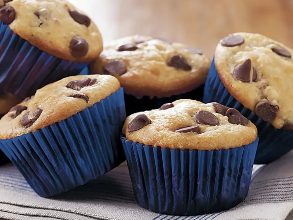 Blender Muffins: Peanut Butter and Chocolate Chip Delight