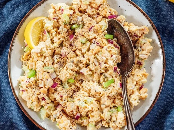 Mock Tuna Salad with Chickpeas and Quinoa