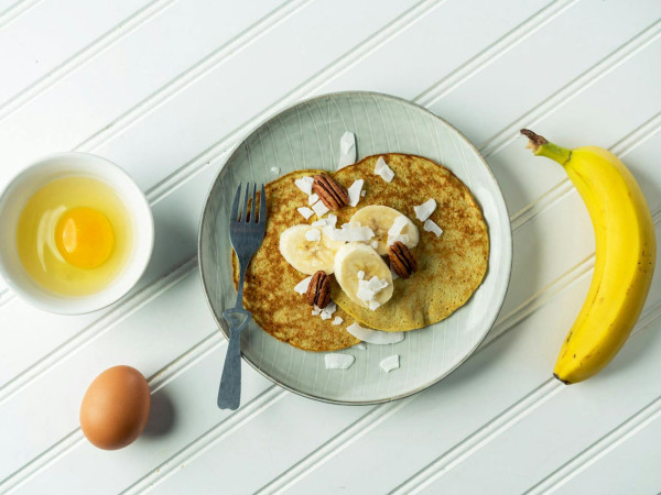 Simple Two-Ingredient Pancakes Made with Bananas