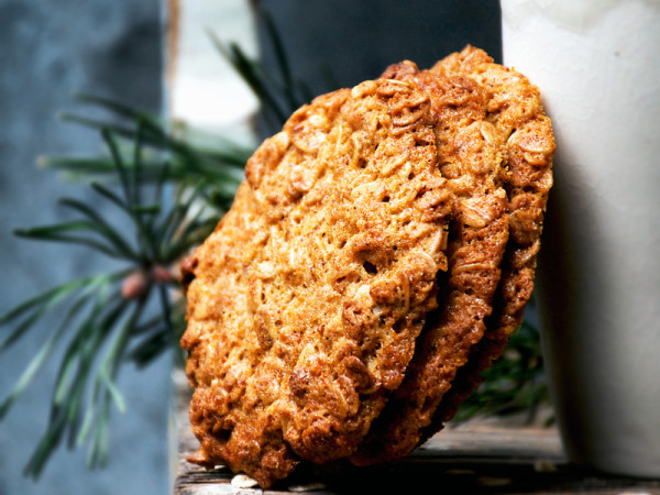 Wholesome Honey Oatmeal Cookies