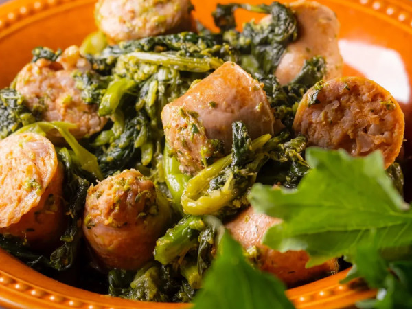 Broccoli Rabe Served with Sausage
