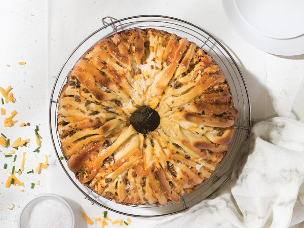 Pull-Apart Bread with Sausage Filling