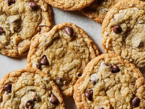 Coconut and Chocolate Chip Cookies
