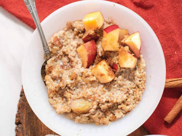 Easy Apple and Cinnamon Steel-Cut Oats for Vegans Made in the Instant Pot®